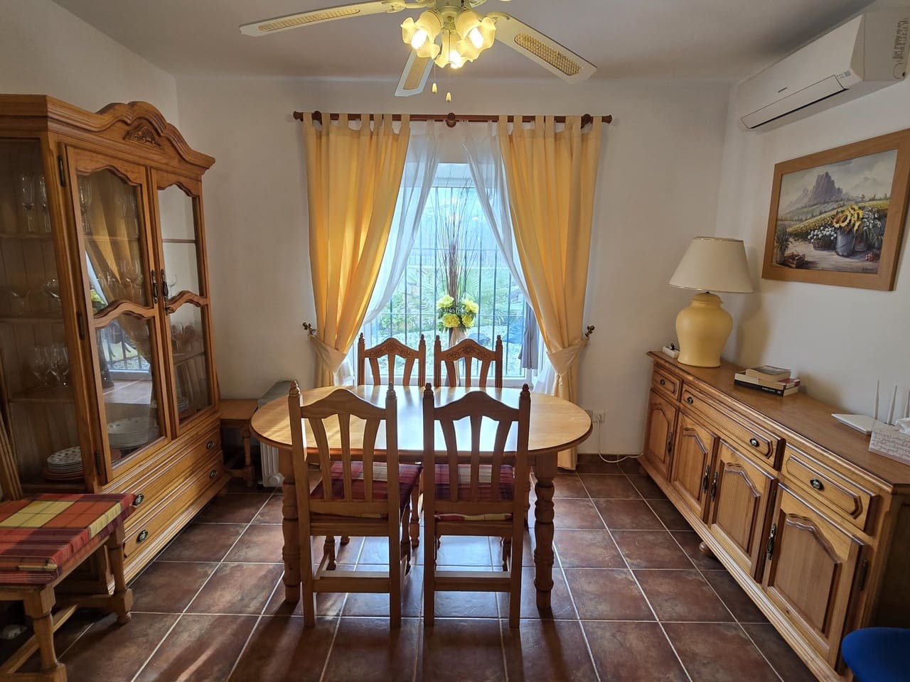 4 slaapkamer Villa te koop in Alcaucin met zwembad garage - € 335.000 (Ref: 8755692)