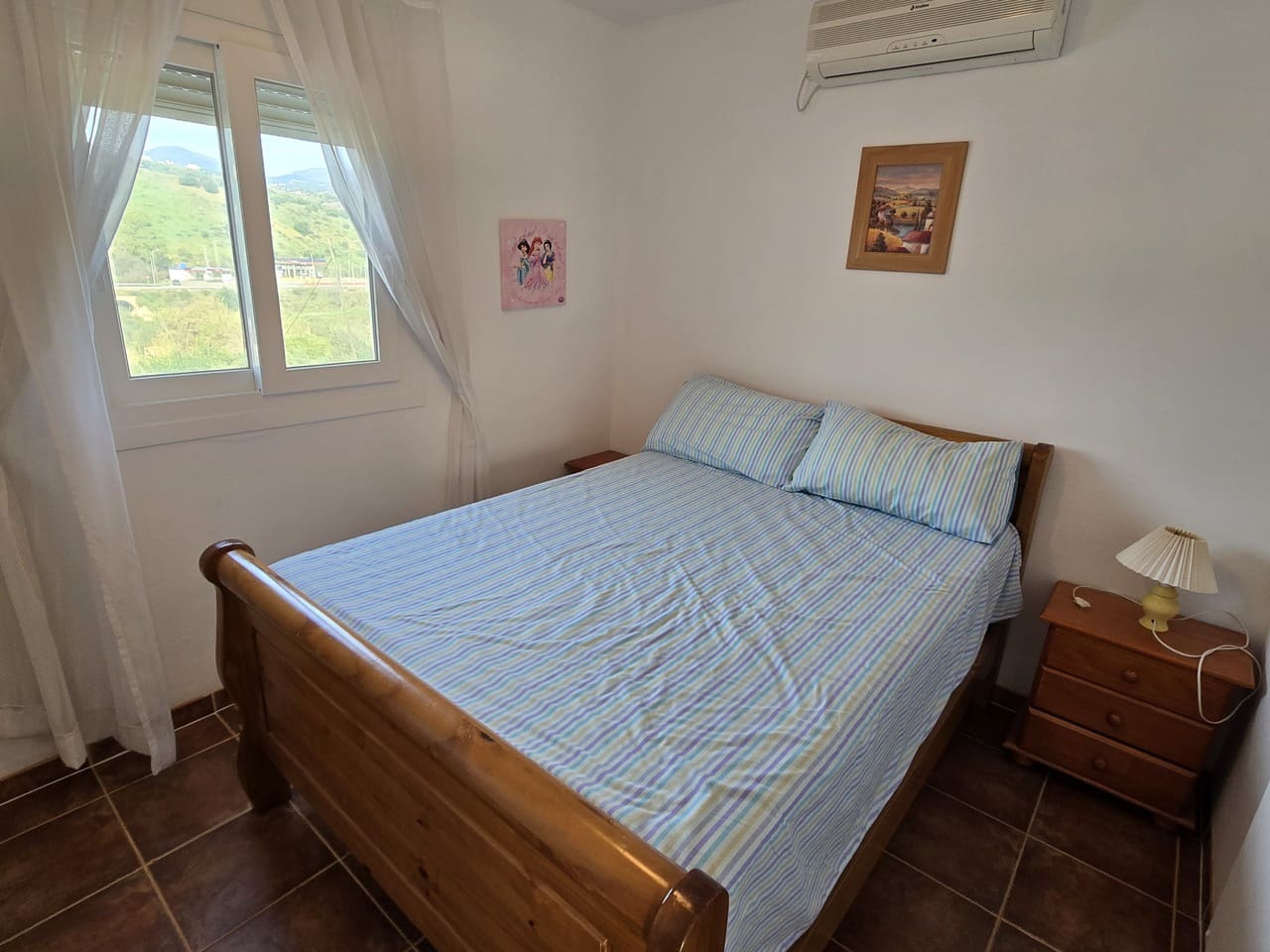 4 slaapkamer Villa te koop in Alcaucin met zwembad garage - € 335.000 (Ref: 8755692)