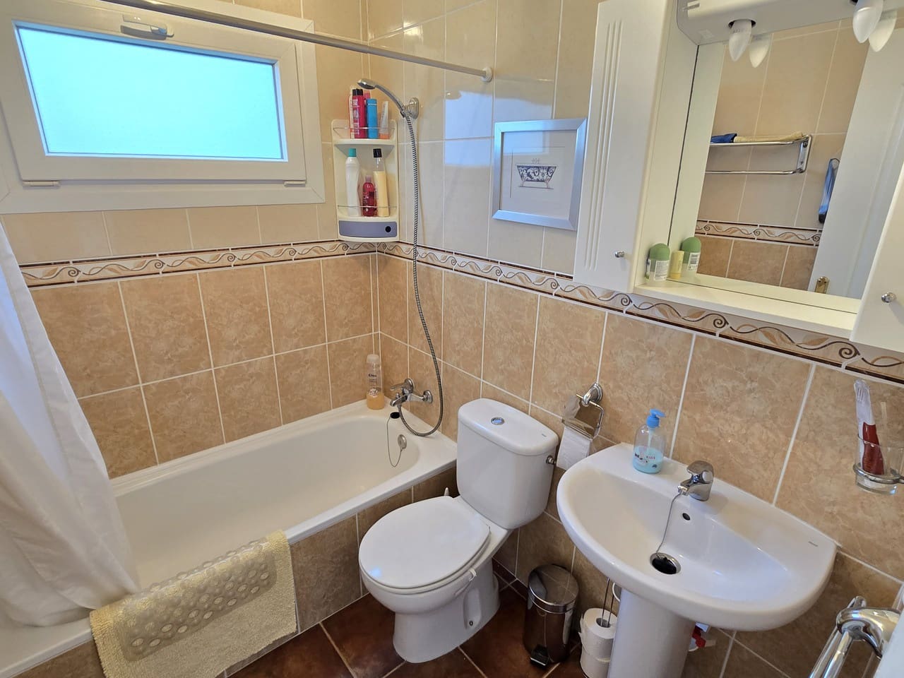 4 slaapkamer Villa te koop in Alcaucin met zwembad garage - € 335.000 (Ref: 8755692)