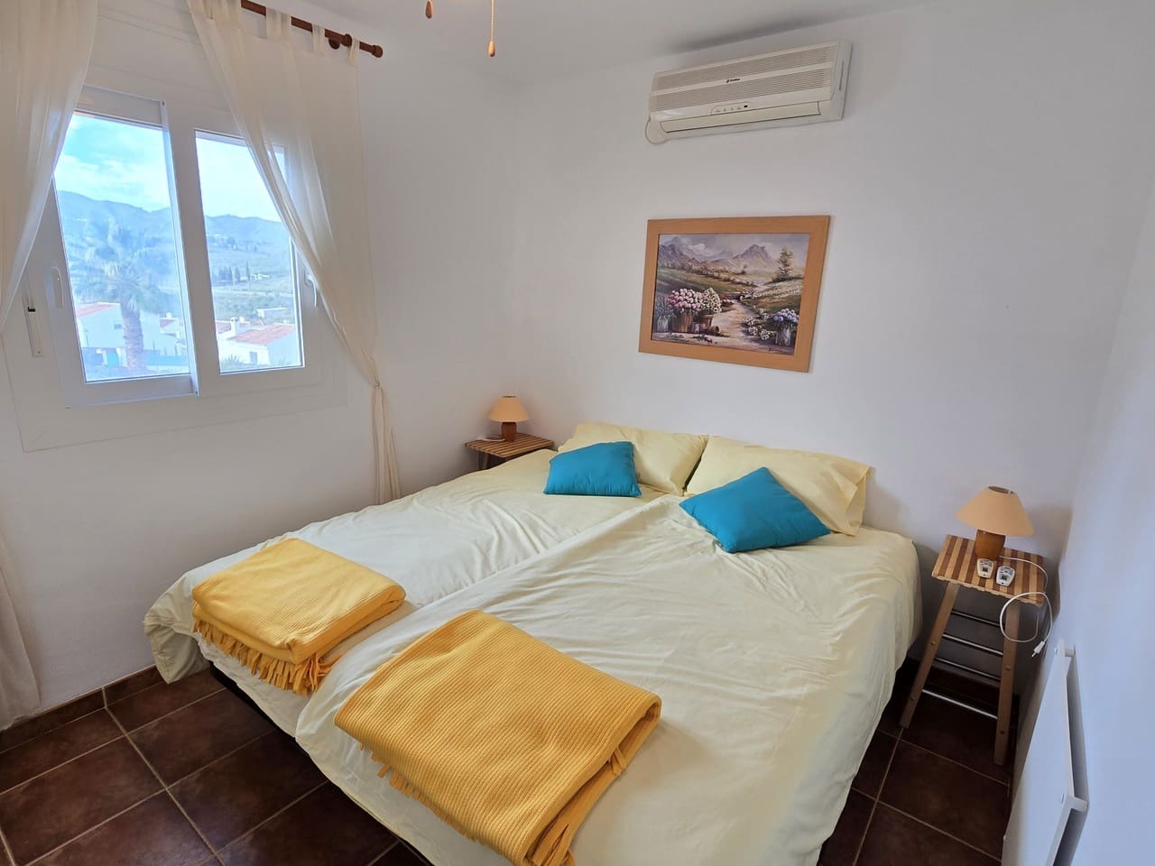 4 slaapkamer Villa te koop in Alcaucin met zwembad garage - € 335.000 (Ref: 8755692)