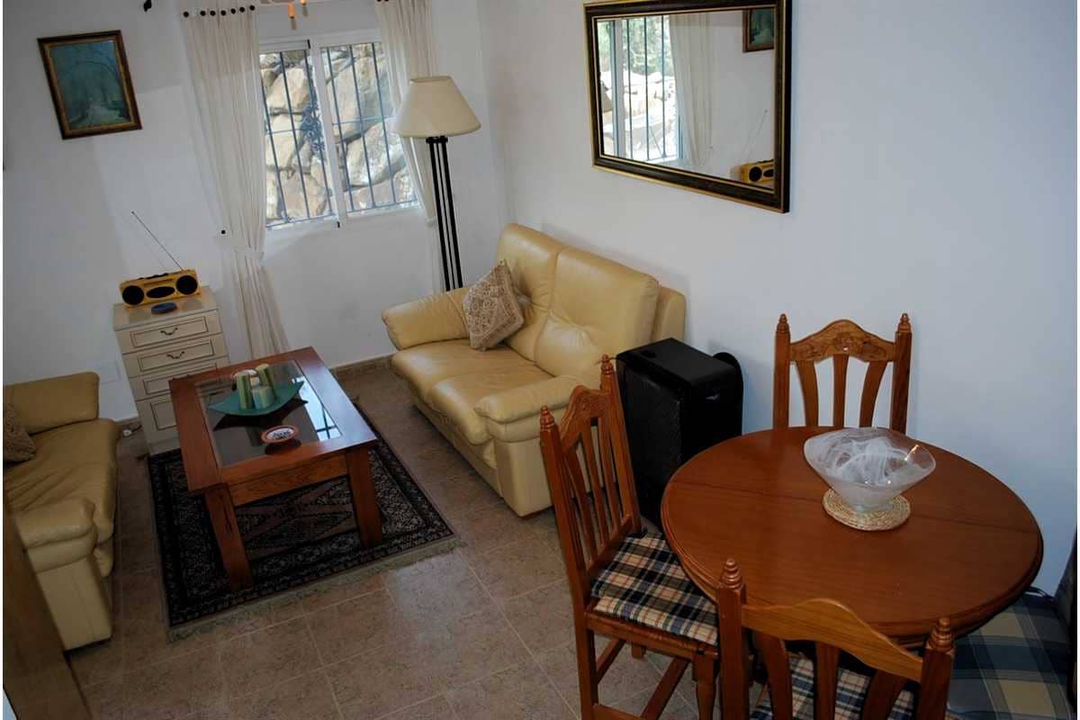 5 sypialnia Willa na sprzedaż w Alcaucin z basenem garażem - 459 000 € (Ref: 8828074)