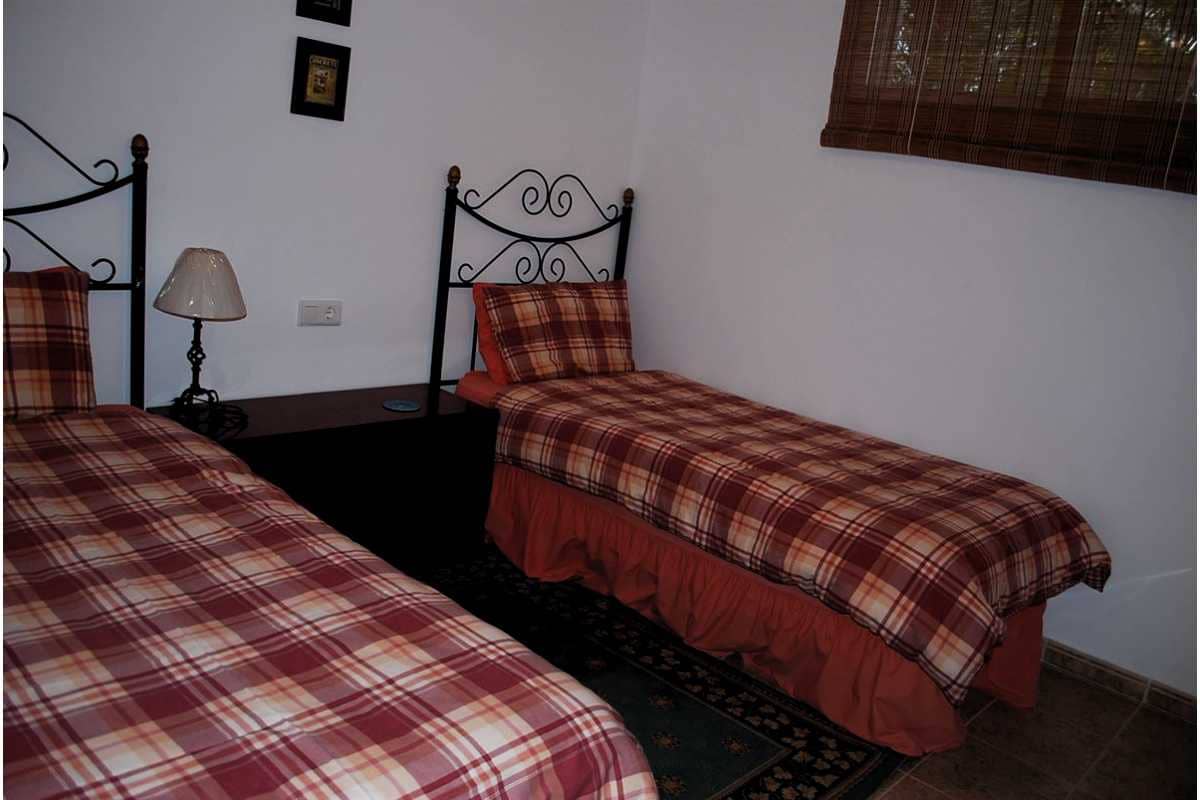 5 sypialnia Willa na sprzedaż w Alcaucin z basenem garażem - 459 000 € (Ref: 8828074)