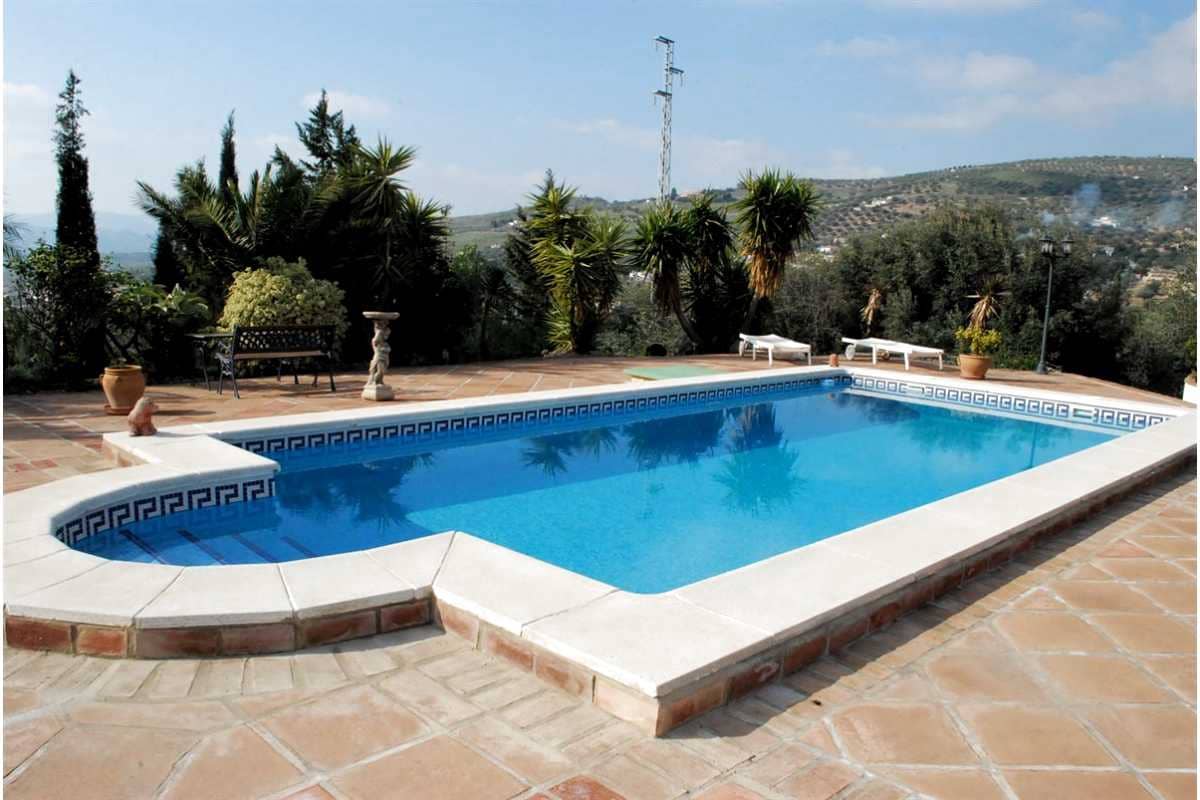 5 sypialnia Willa na sprzedaż w Alcaucin z basenem garażem - 459 000 € (Ref: 8828074)