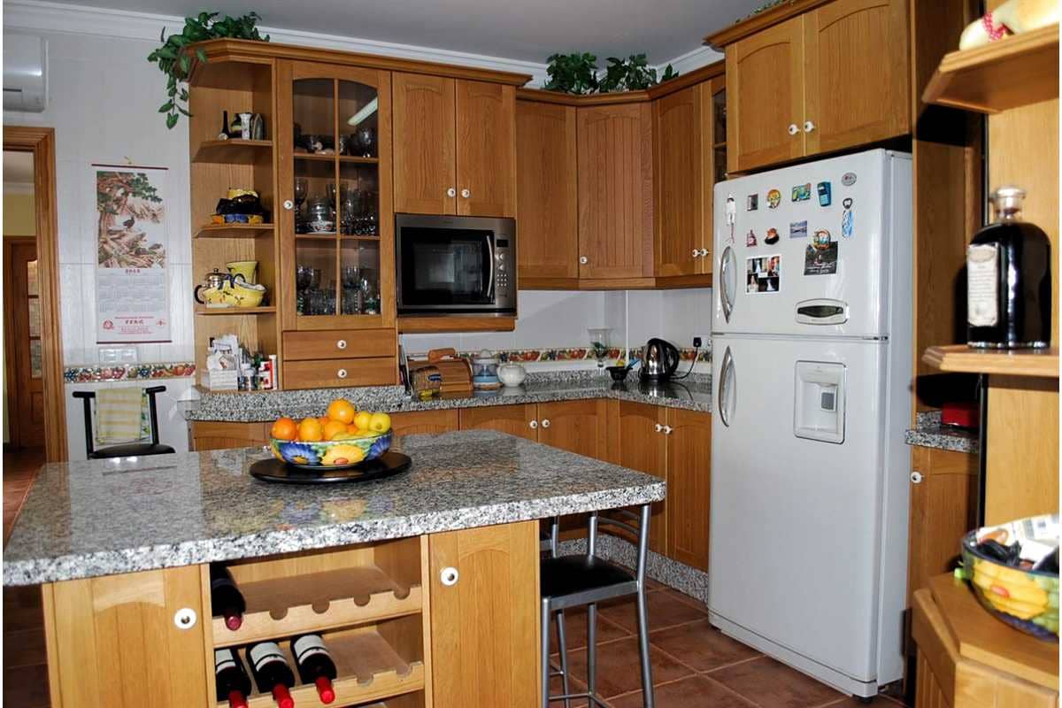 5 sypialnia Willa na sprzedaż w Alcaucin z basenem garażem - 459 000 € (Ref: 8828074)