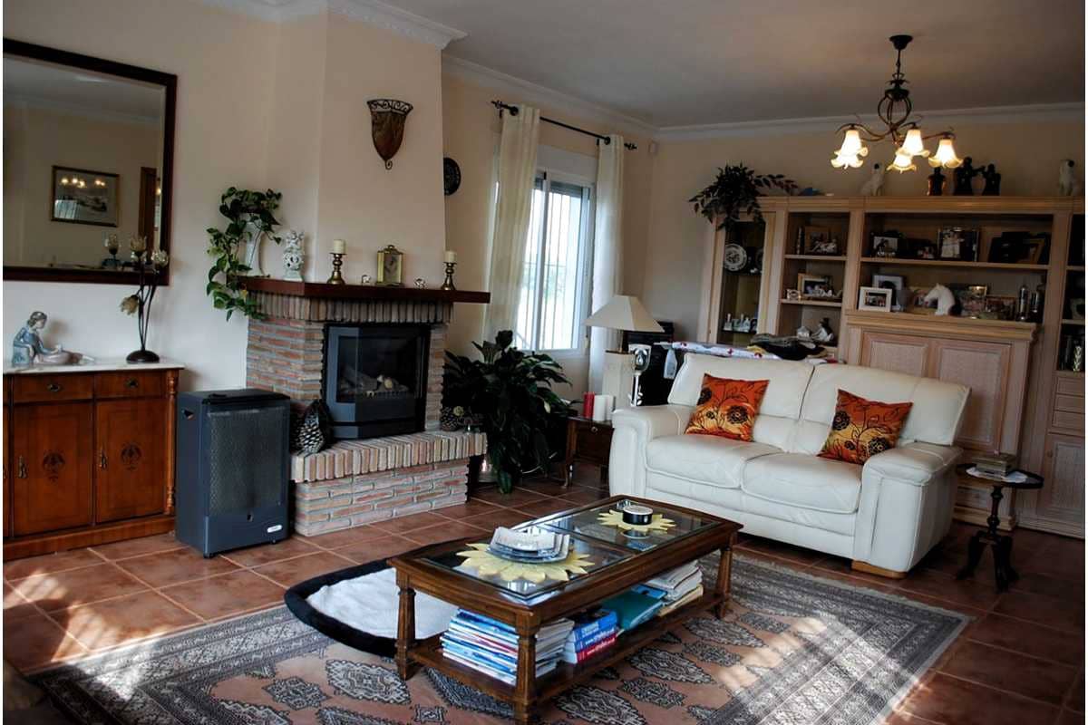 5 sypialnia Willa na sprzedaż w Alcaucin z basenem garażem - 459 000 € (Ref: 8828074)