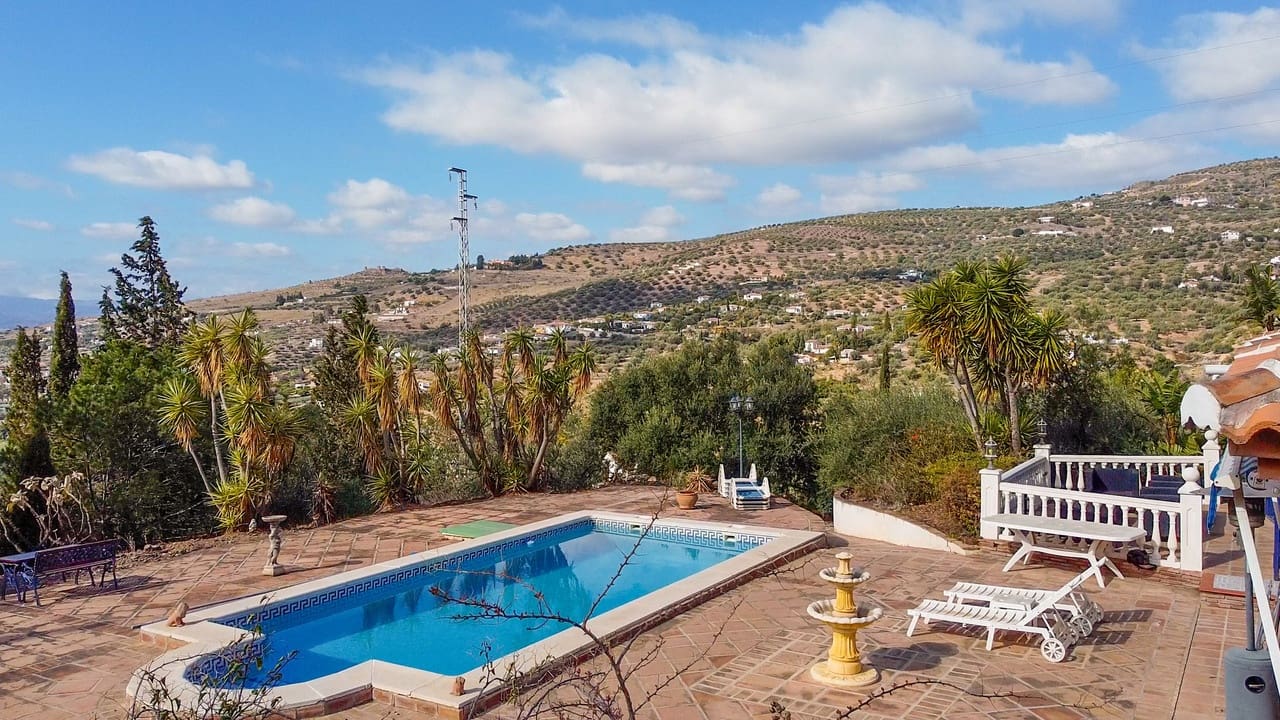 5 sypialnia Willa na sprzedaż w Alcaucin z basenem garażem - 459 000 € (Ref: 8828074)