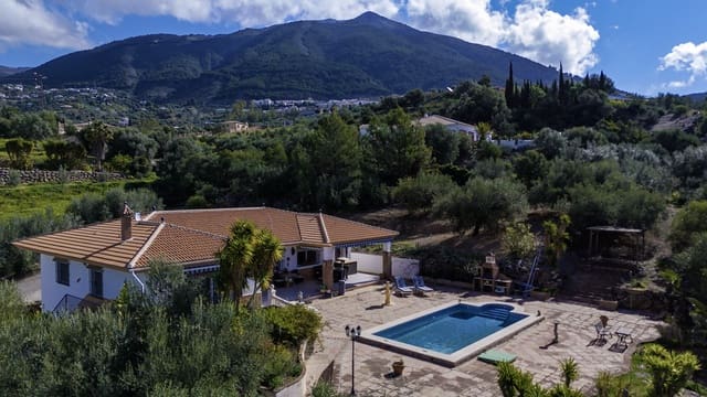 5 sypialnia Willa na sprzedaż w Alcaucín z basenem garażem - 459 000 € (Ref: 8828074)