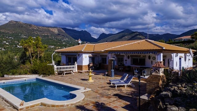 5 sypialnia Willa na sprzedaż w Alcaucín z basenem garażem - 459 000 € (Ref: 8828074)