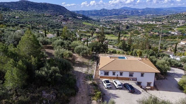 5 sypialnia Willa na sprzedaż w Alcaucín z basenem garażem - 459 000 € (Ref: 8828074)