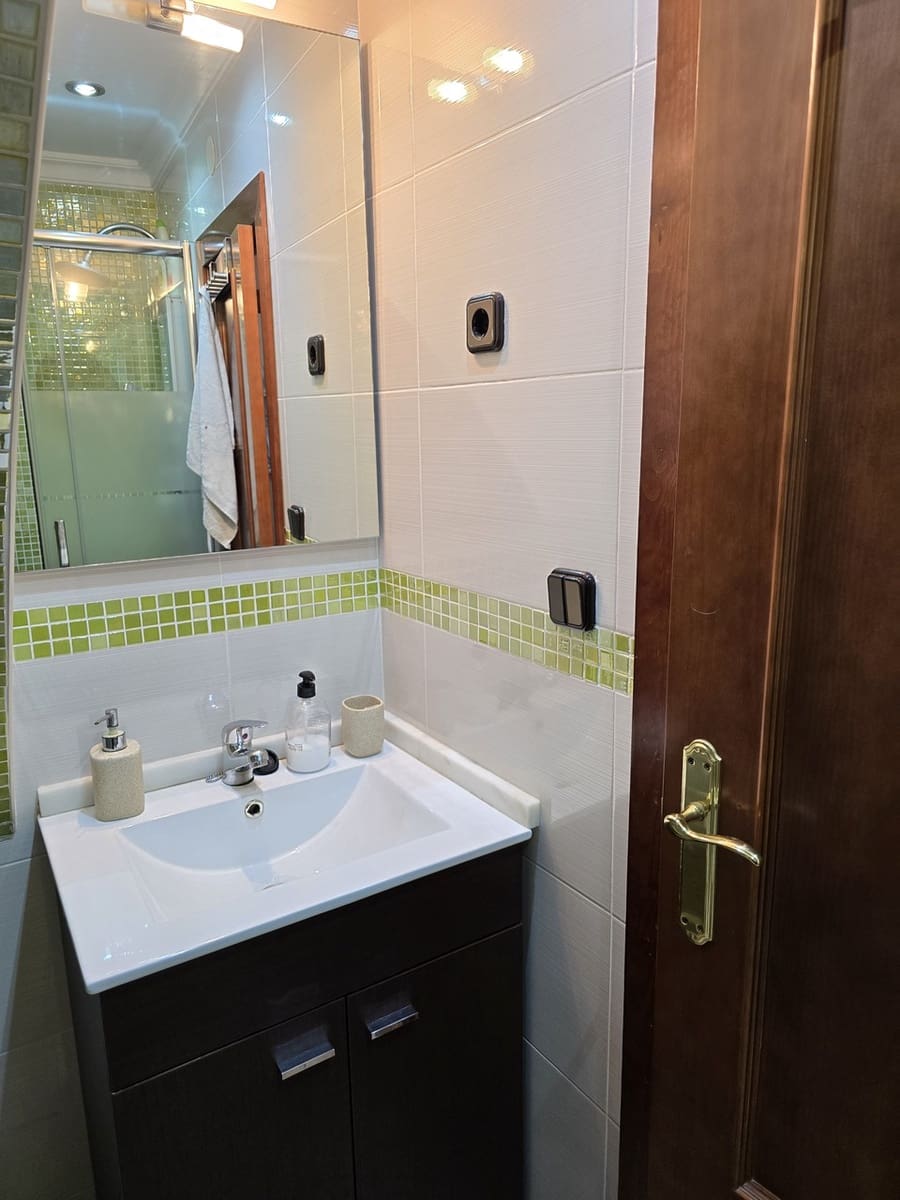 4 bedroom Villa for sale in Vinuela - € 193,000 (Ref: 8846601)