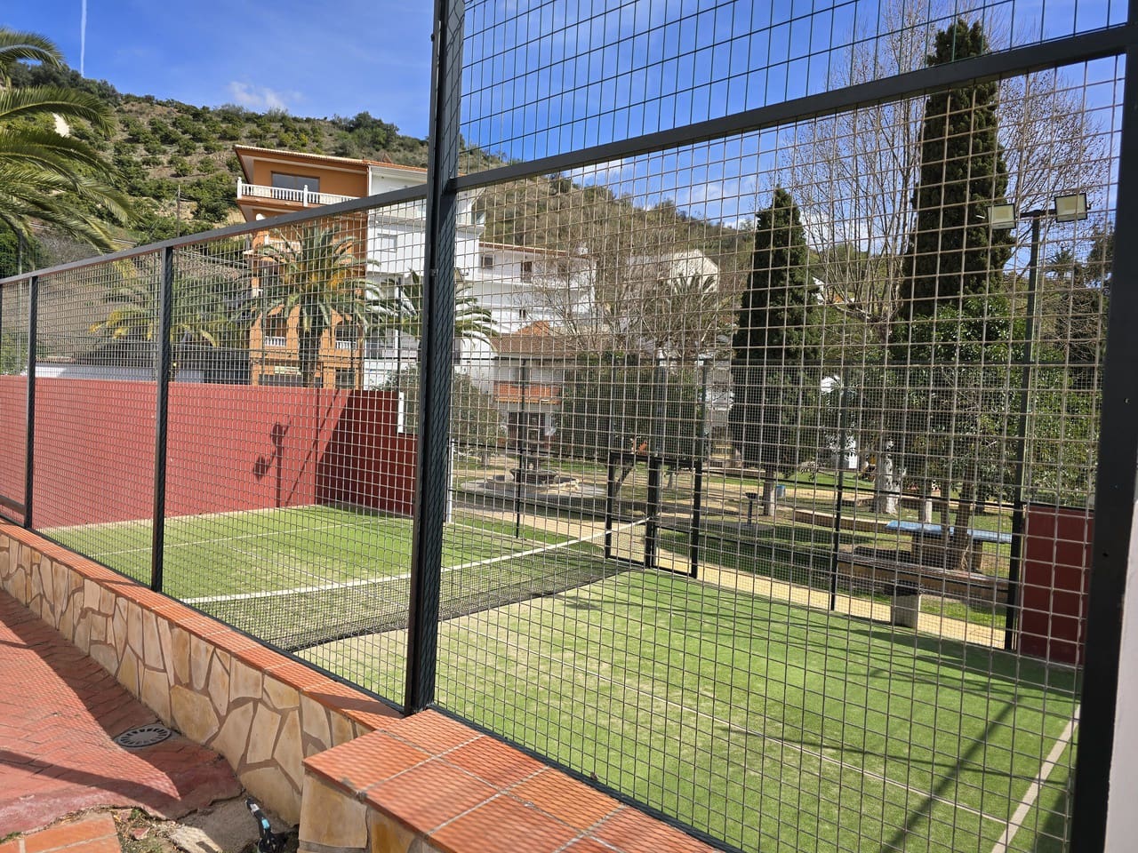 4 bedroom Villa for sale in Vinuela - € 193,000 (Ref: 8846601)