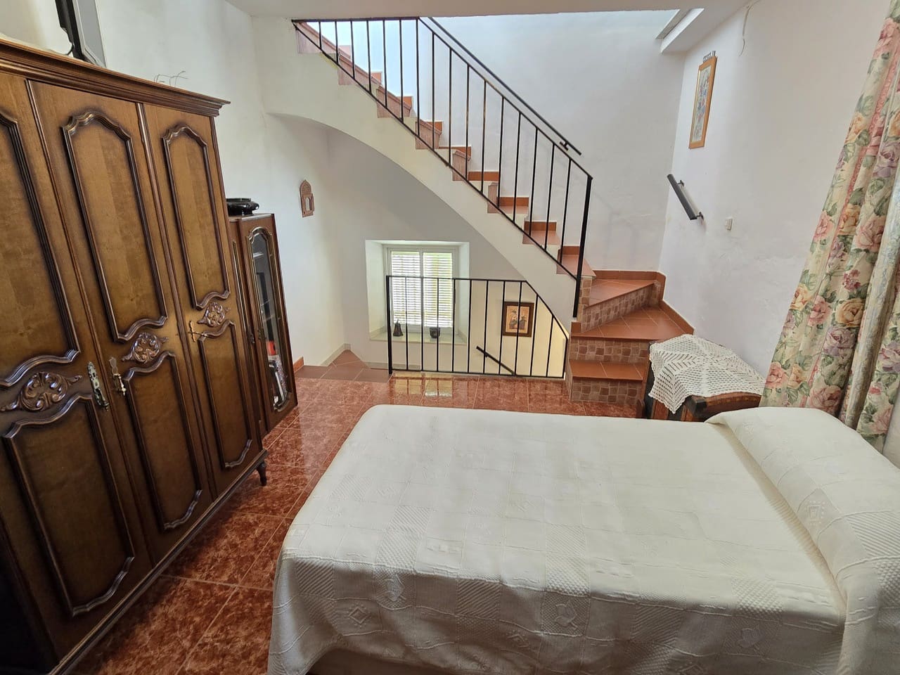 4 bedroom Villa for sale in Vinuela - € 193,000 (Ref: 8846601)