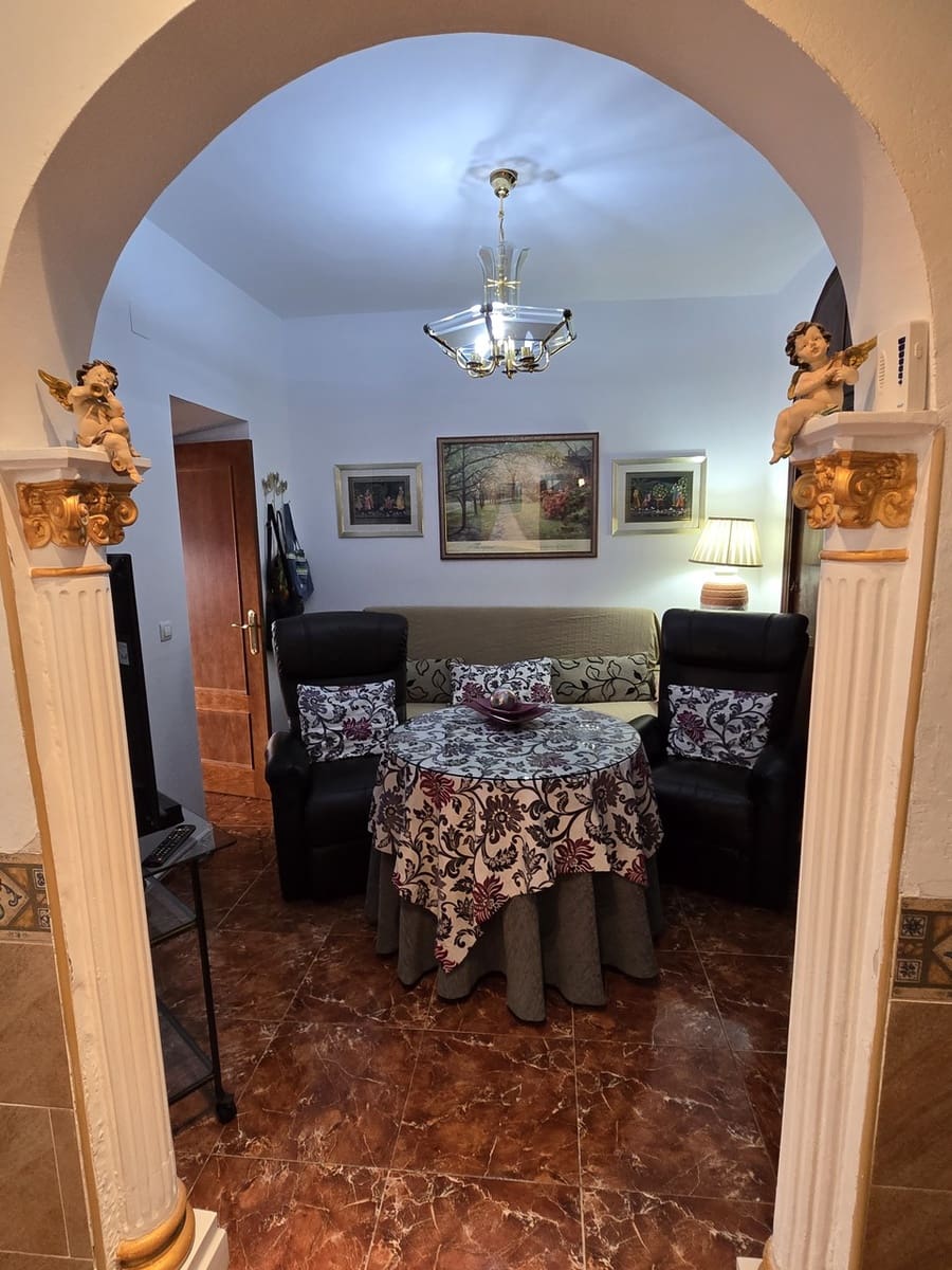 4 bedroom Villa for sale in Vinuela - € 193,000 (Ref: 8846601)