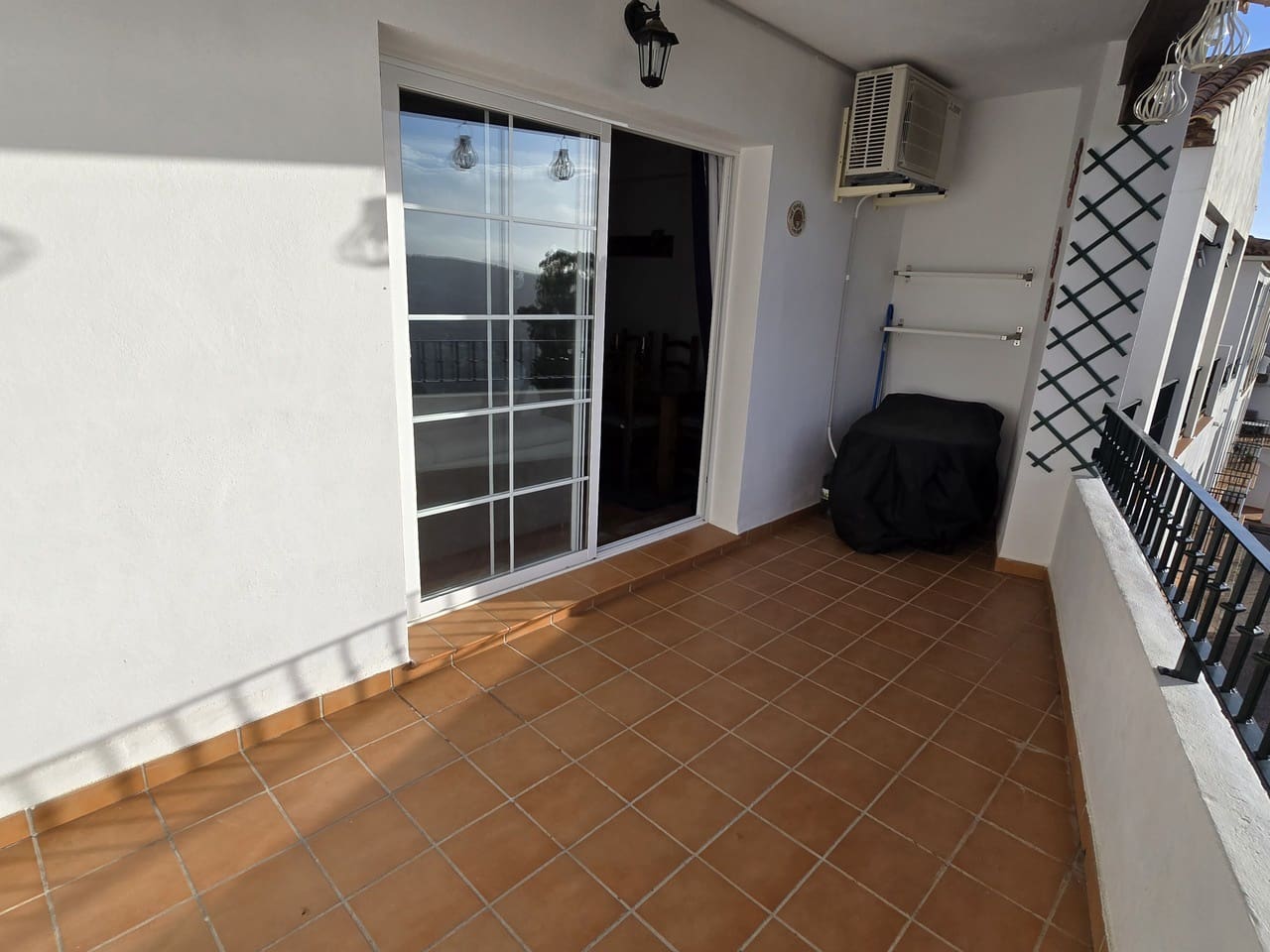 2 soveværelse Byhus til salg i Alcaucin med swimmingpool garage - € 215.000 (Ref: 8855969)
