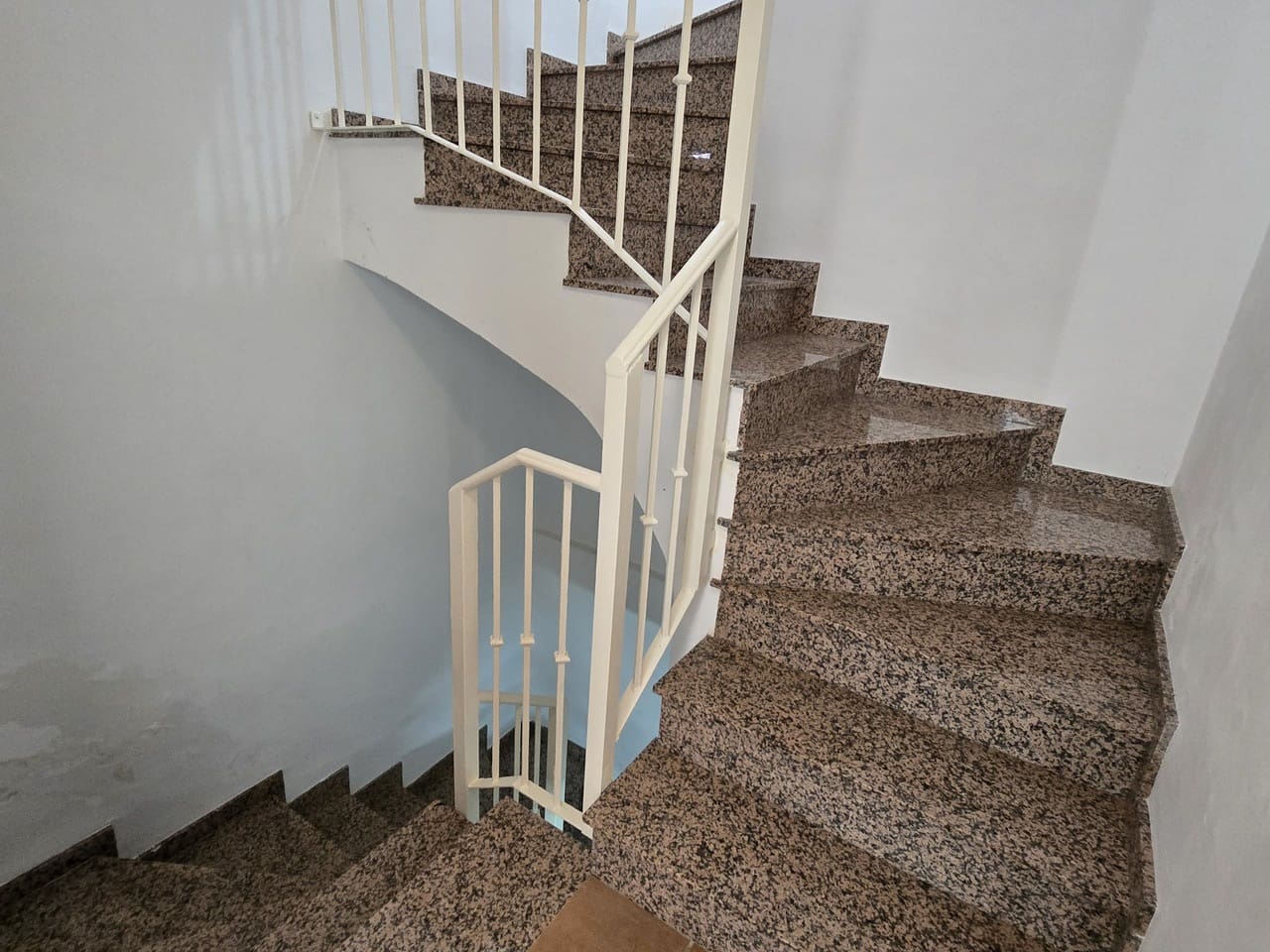 2 soveværelse Byhus til salg i Alcaucin med swimmingpool garage - € 215.000 (Ref: 8855969)