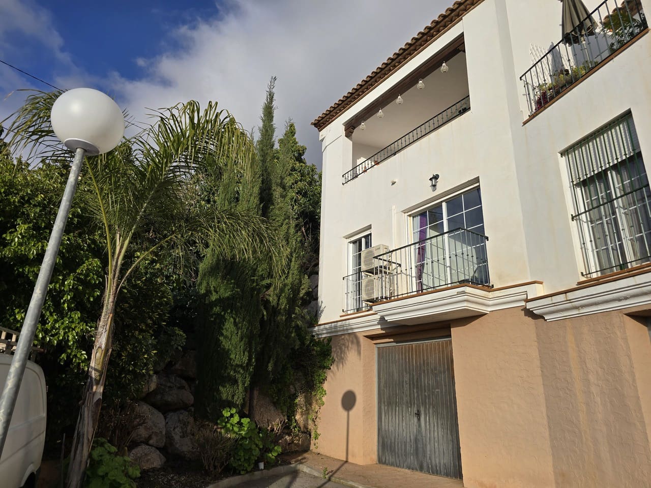 2 soveværelse Byhus til salg i Alcaucin med swimmingpool garage - € 215.000 (Ref: 8855969)