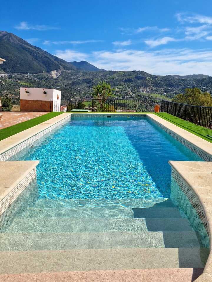 3 soveværelse Villa til salg i Alcaucin med swimmingpool garage - € 374.950 (Ref: 8868483)