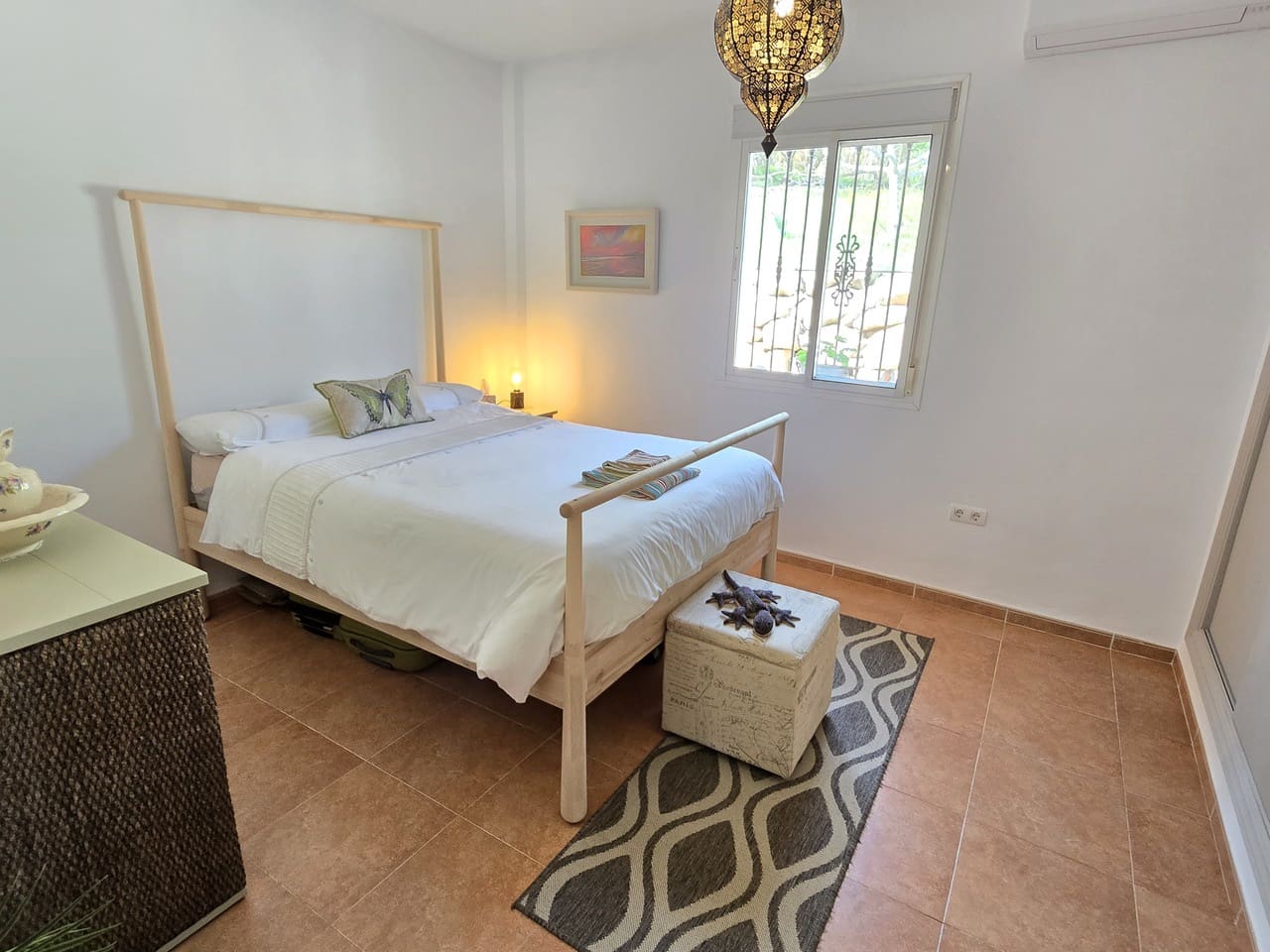 3 soveværelse Villa til salg i Alcaucin med swimmingpool garage - € 374.950 (Ref: 8868483)