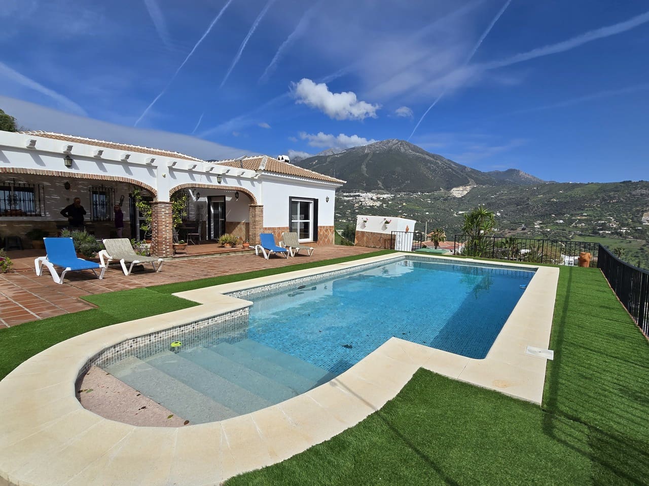 3 soveværelse Villa til salg i Alcaucin med swimmingpool garage - € 374.950 (Ref: 8868483)