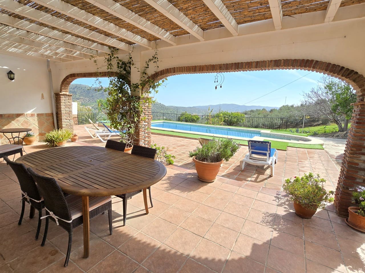 3 soveværelse Villa til salg i Alcaucin med swimmingpool garage - € 374.950 (Ref: 8868483)