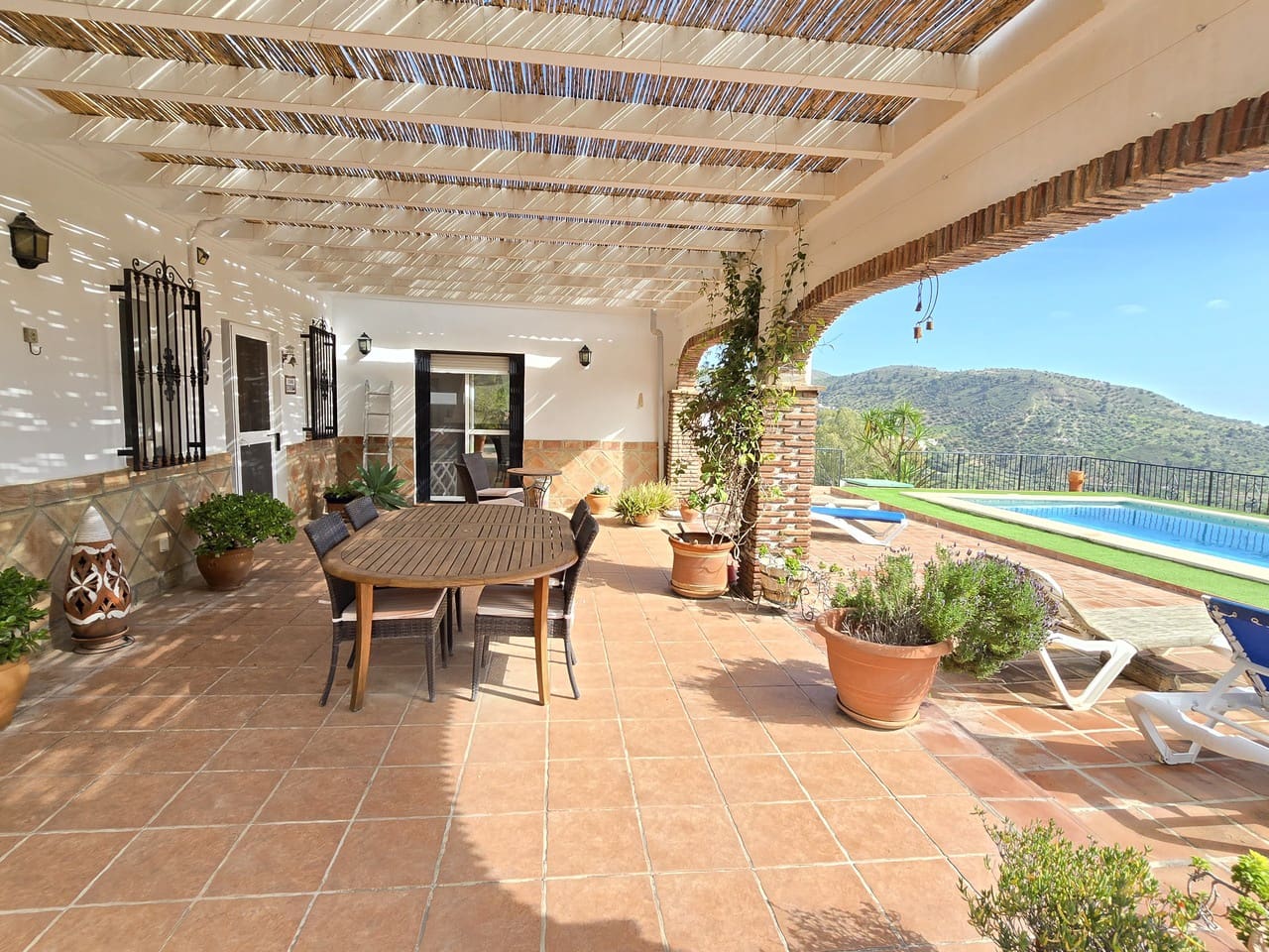 3 soveværelse Villa til salg i Alcaucin med swimmingpool garage - € 374.950 (Ref: 8868483)