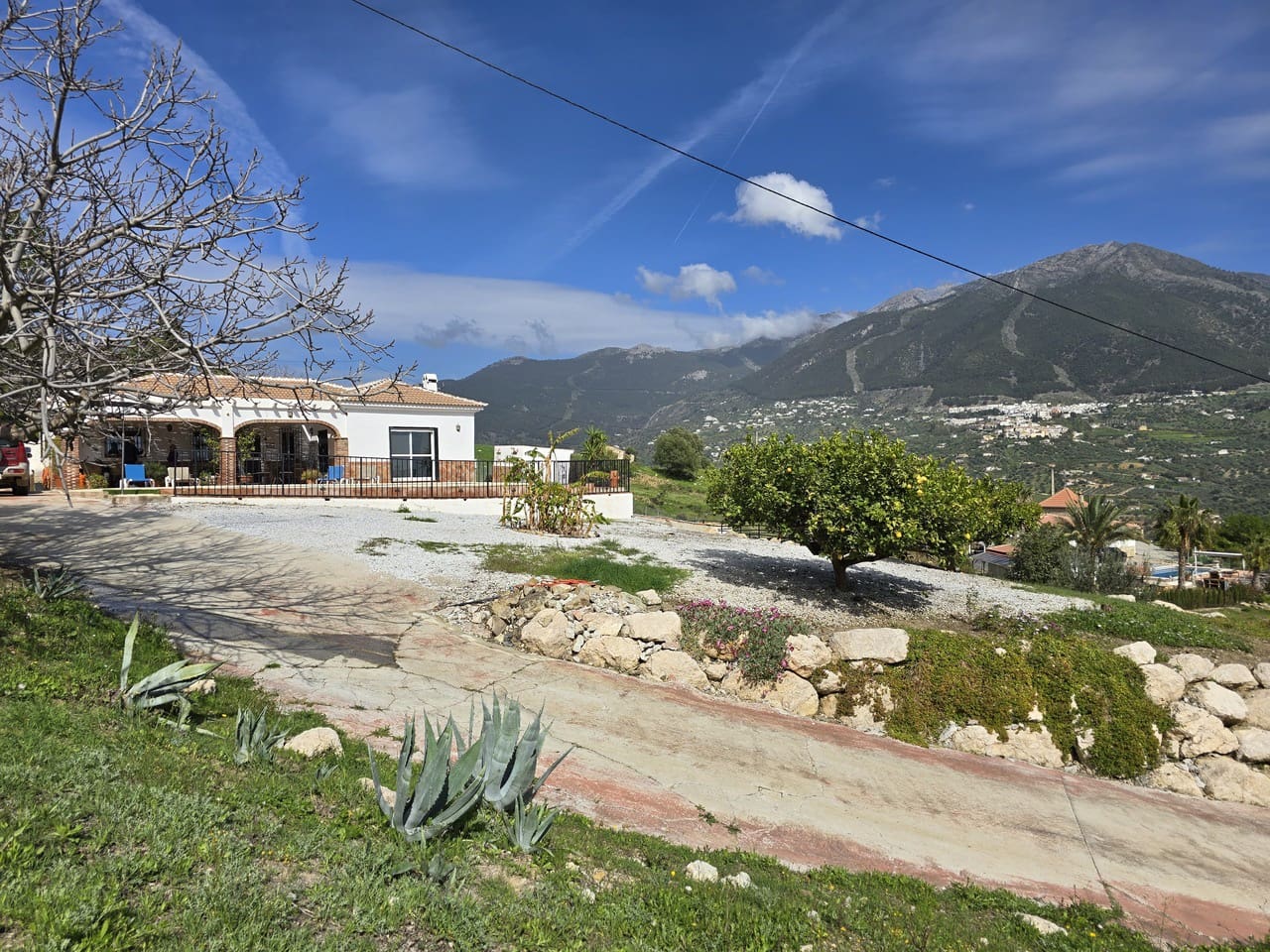 3 soveværelse Villa til salg i Alcaucin med swimmingpool garage - € 374.950 (Ref: 8868483)