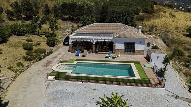 3 sypialnia Willa na sprzedaż w Alcaucín z basenem garażem - 374 950 € (Ref: 8868483)