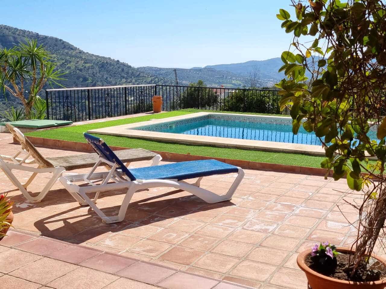 3 sypialnia Willa na sprzedaż w Alcaucin z basenem garażem - 374 950 € (Ref: 8868483)
