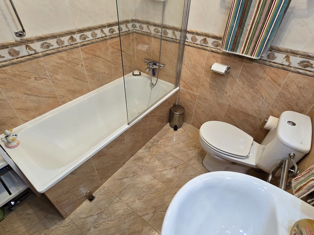 3 sypialnia Willa na sprzedaż w Alcaucin z basenem garażem - 374 950 € (Ref: 8868483)