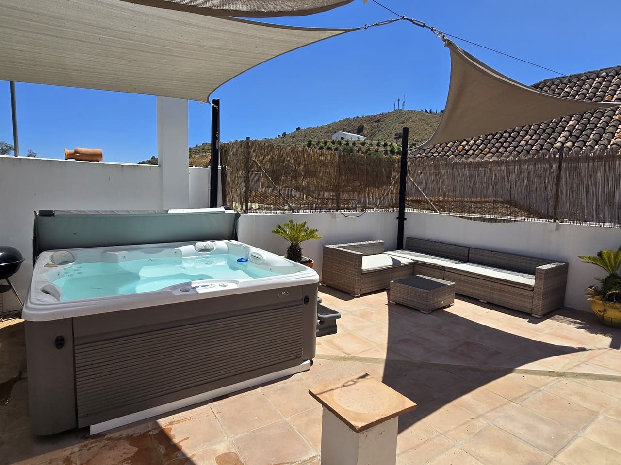 5 bedroom Townhouse for sale in Vinuela with pool - € 385,000 (Ref: 8917392)