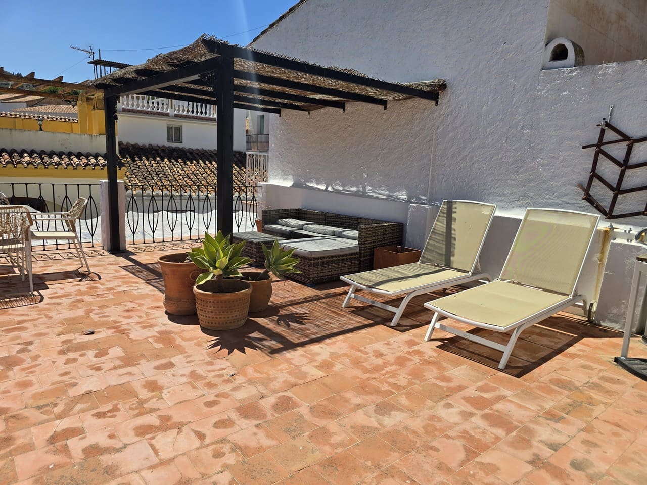 5 bedroom Townhouse for sale in Vinuela with pool - € 385,000 (Ref: 8917392)