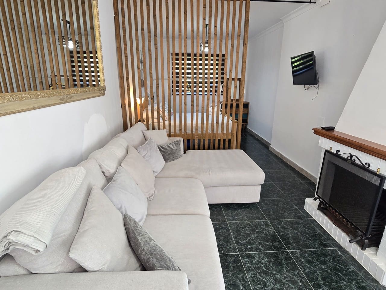 5 bedroom Townhouse for sale in Vinuela with pool - € 385,000 (Ref: 8917392)