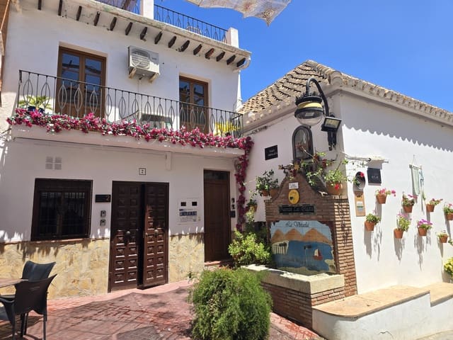 5 chambre Maison de Ville à vendre à Viñuela avec piscine - 385 000 € (Ref: 8917392)