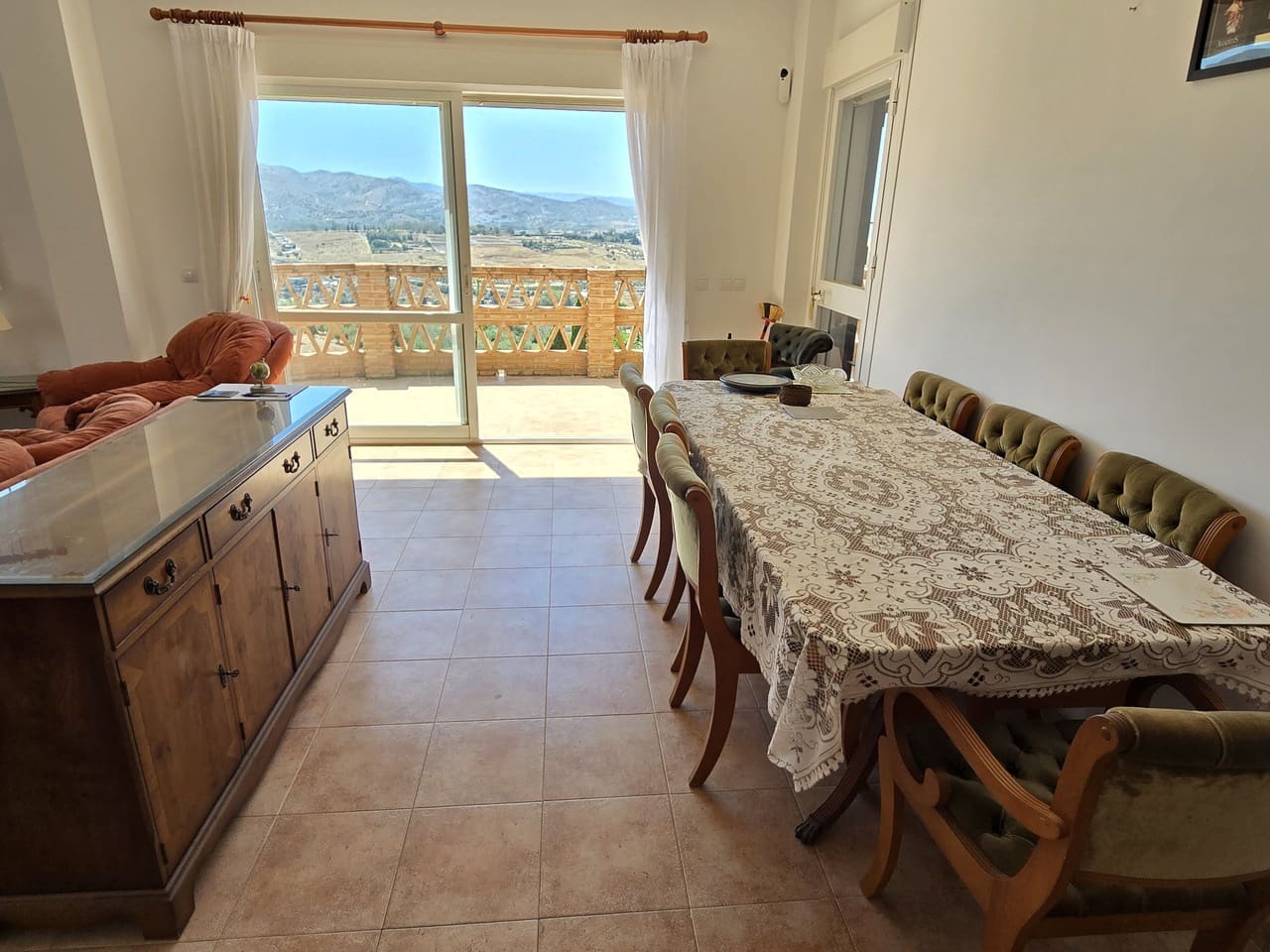 3 sypialnia Willa na sprzedaż w Alcaucin z basenem garażem - 420 000 € (Ref: 8974041)