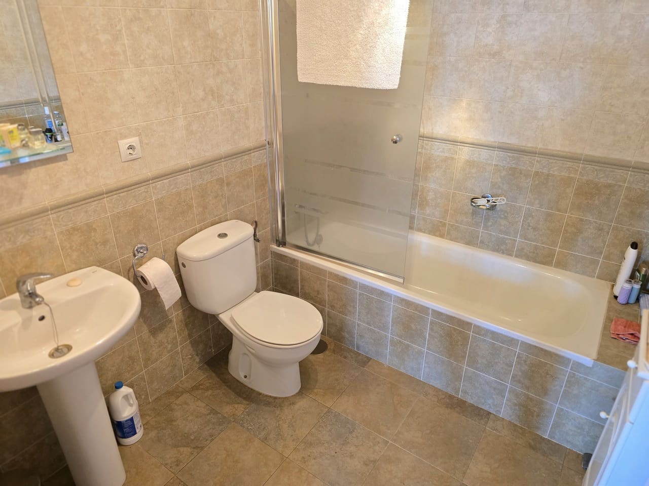 3 sypialnia Willa na sprzedaż w Alcaucin z basenem garażem - 420 000 € (Ref: 8974041)