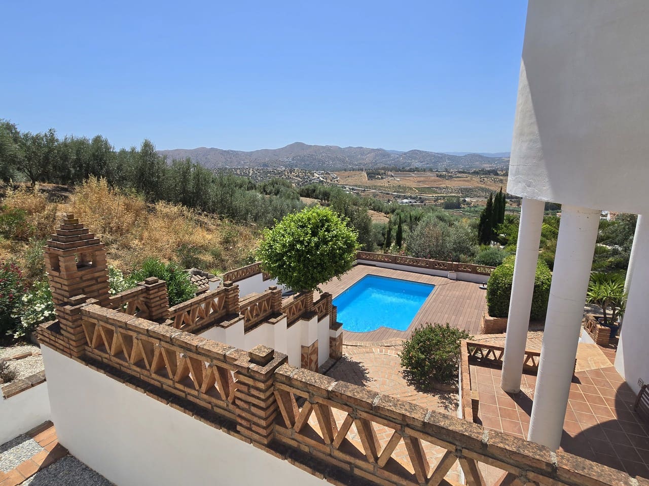 3 sypialnia Willa na sprzedaż w Alcaucin z basenem garażem - 420 000 € (Ref: 8974041)