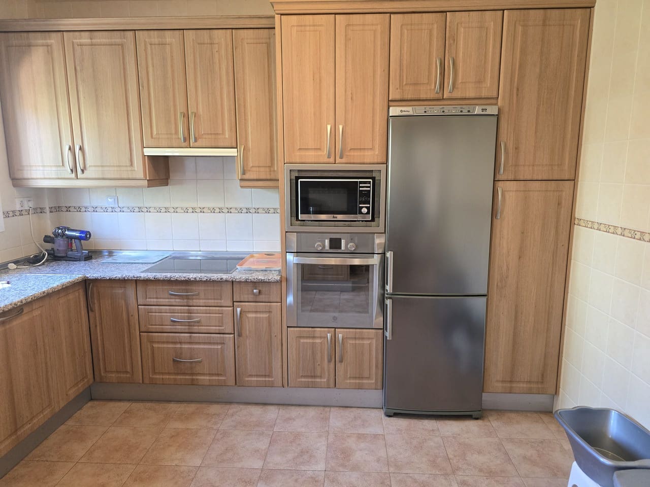 3 sypialnia Willa na sprzedaż w Alcaucin z basenem garażem - 420 000 € (Ref: 8974041)