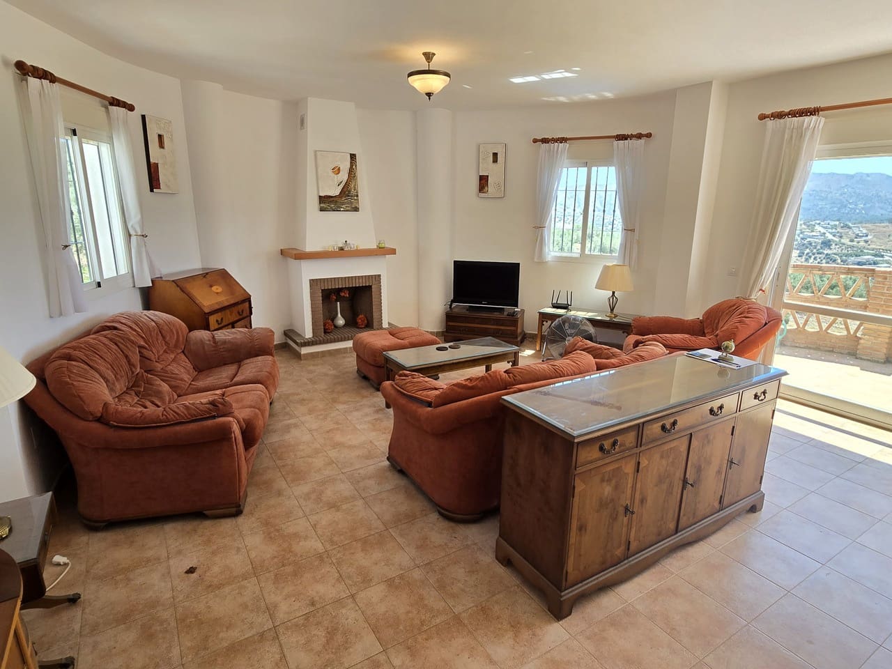 3 sypialnia Willa na sprzedaż w Alcaucin z basenem garażem - 420 000 € (Ref: 8974041)