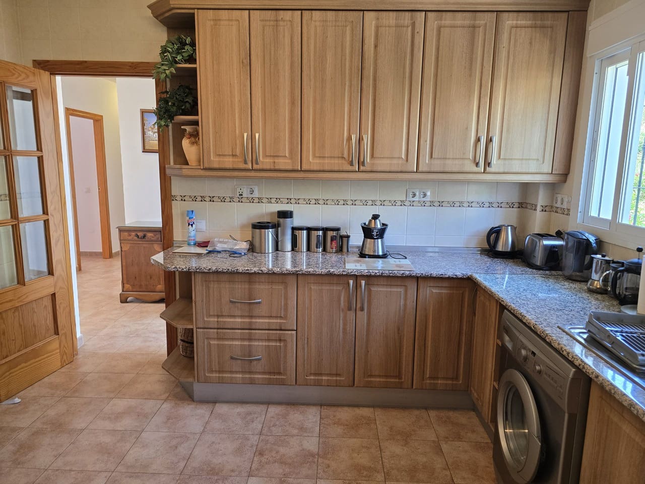 3 sypialnia Willa na sprzedaż w Alcaucin z basenem garażem - 420 000 € (Ref: 8974041)