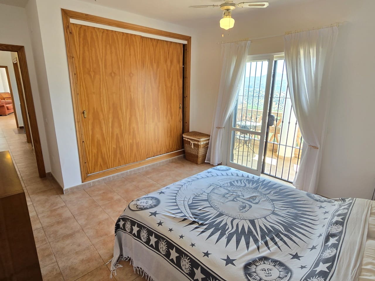 3 sypialnia Willa na sprzedaż w Alcaucin z basenem garażem - 420 000 € (Ref: 8974041)