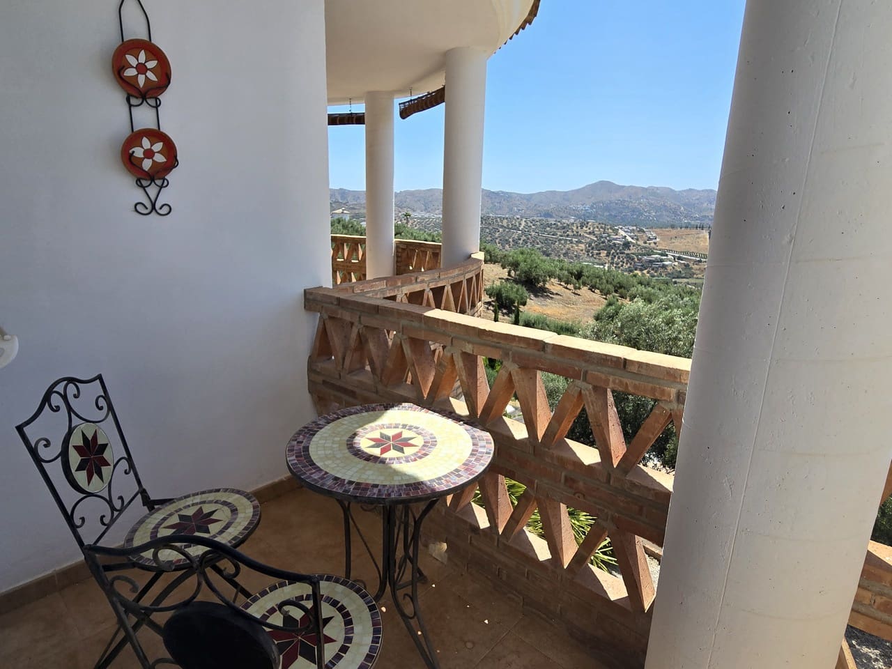 3 sypialnia Willa na sprzedaż w Alcaucin z basenem garażem - 420 000 € (Ref: 8974041)