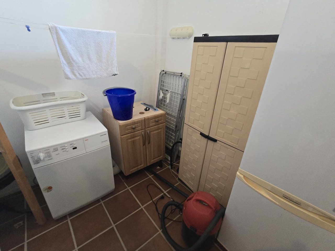 3 sypialnia Willa na sprzedaż w Alcaucin z basenem garażem - 420 000 € (Ref: 8974041)