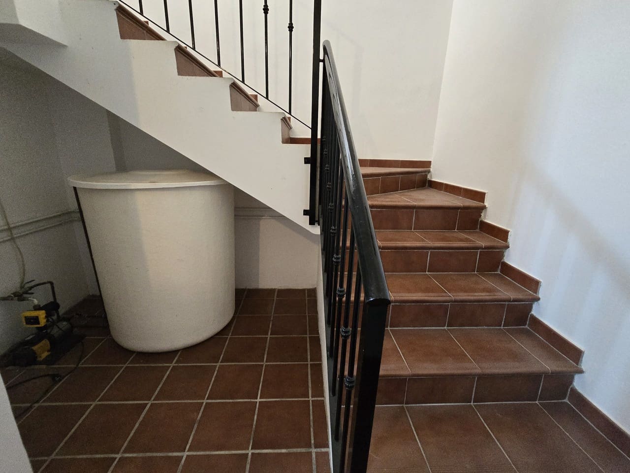 3 sypialnia Willa na sprzedaż w Alcaucin z basenem garażem - 420 000 € (Ref: 8974041)