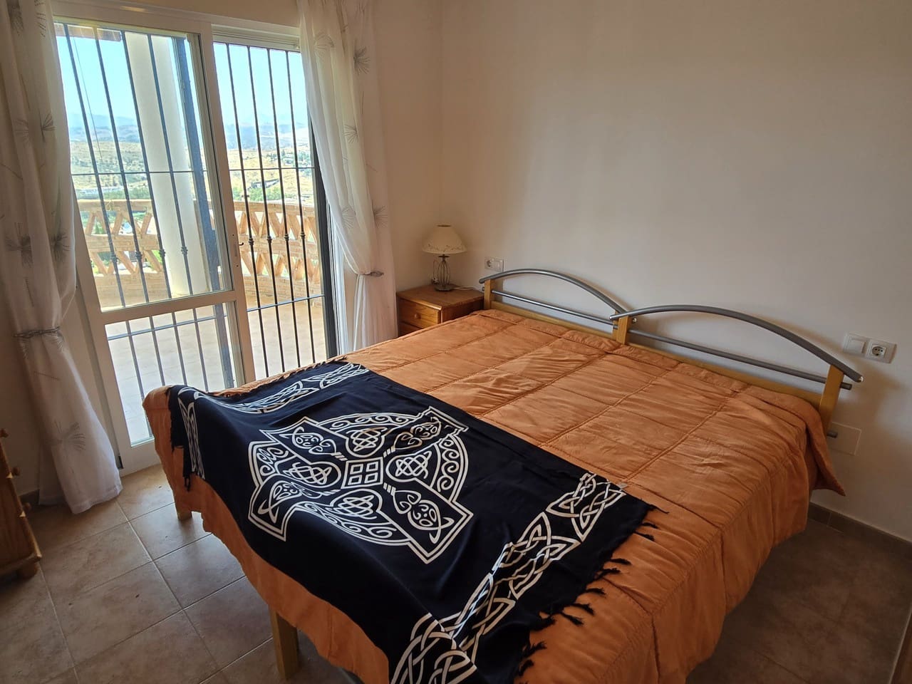 3 sypialnia Willa na sprzedaż w Alcaucin z basenem garażem - 420 000 € (Ref: 8974041)