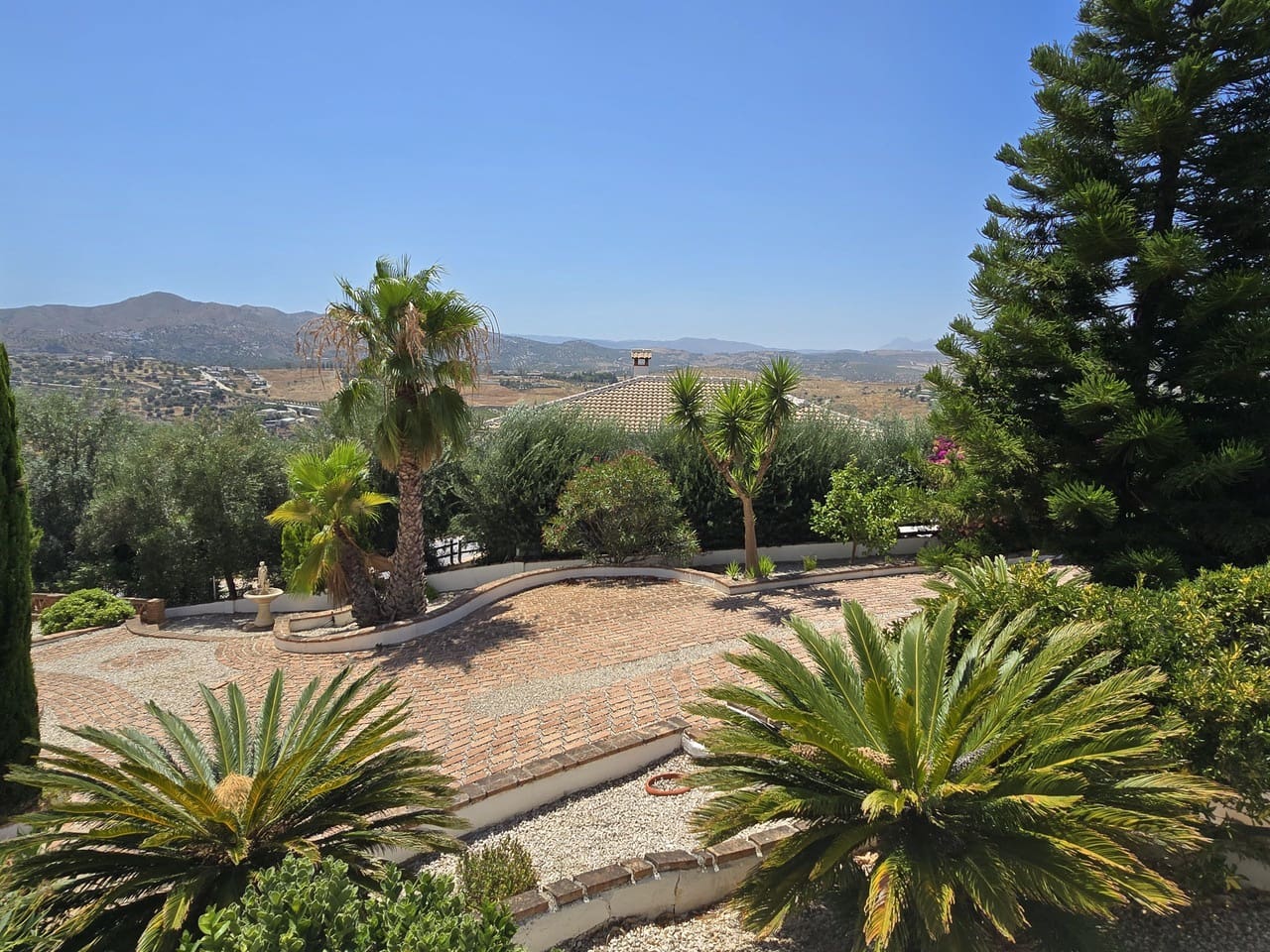 3 sypialnia Willa na sprzedaż w Alcaucin z basenem garażem - 420 000 € (Ref: 8974041)