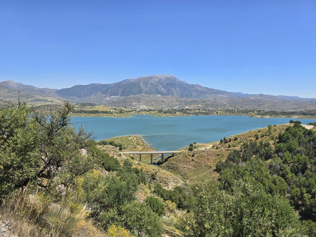 4 soveværelse Villa til salg i Vinuela med swimmingpool garage - € 875.000 (Ref: 8998437)