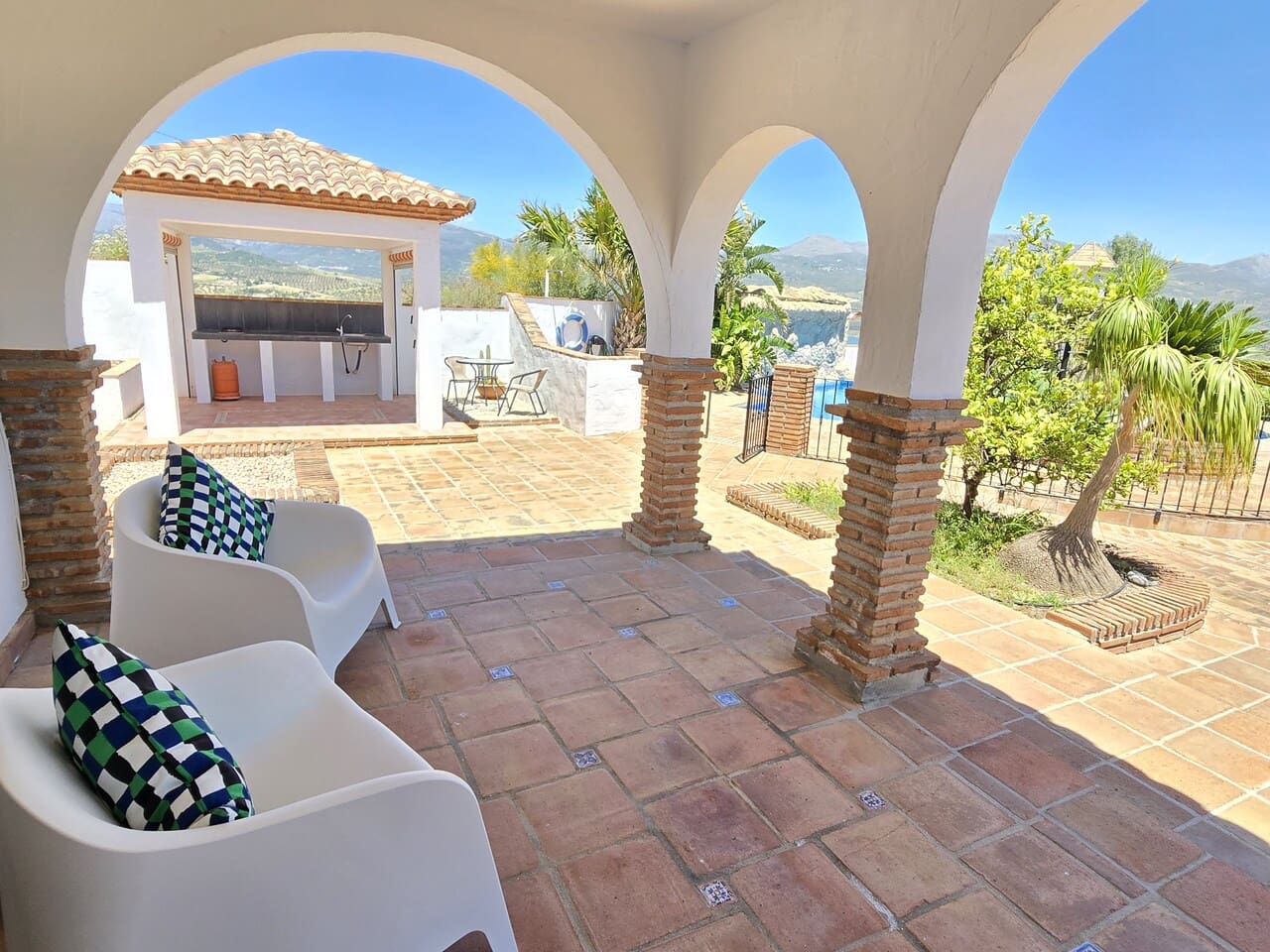 4 soveværelse Villa til salg i Vinuela med swimmingpool garage - € 875.000 (Ref: 8998437)