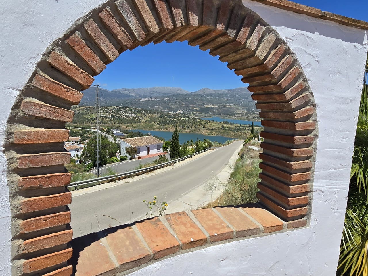 4 soveværelse Villa til salg i Vinuela med swimmingpool garage - € 875.000 (Ref: 8998437)