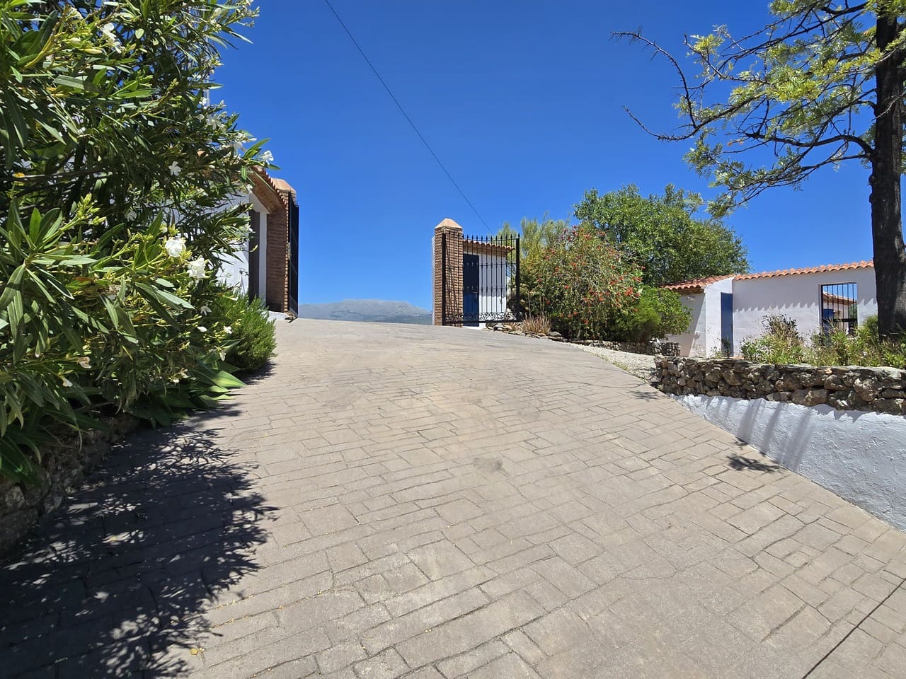 4 soveværelse Villa til salg i Vinuela med swimmingpool garage - € 875.000 (Ref: 8998437)