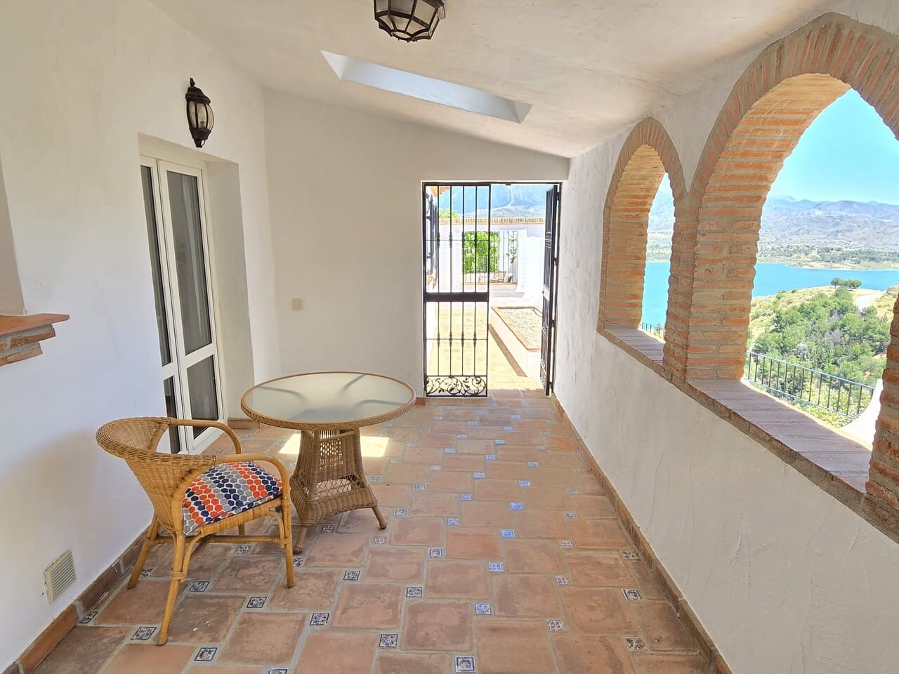 4 soveværelse Villa til salg i Vinuela med swimmingpool garage - € 875.000 (Ref: 8998437)